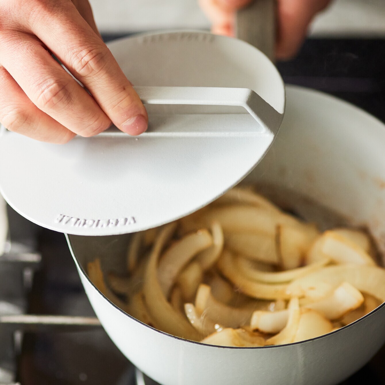 バーミキュラ ユキヒラ 20cm 【ドロップリッドセット】[オイスター