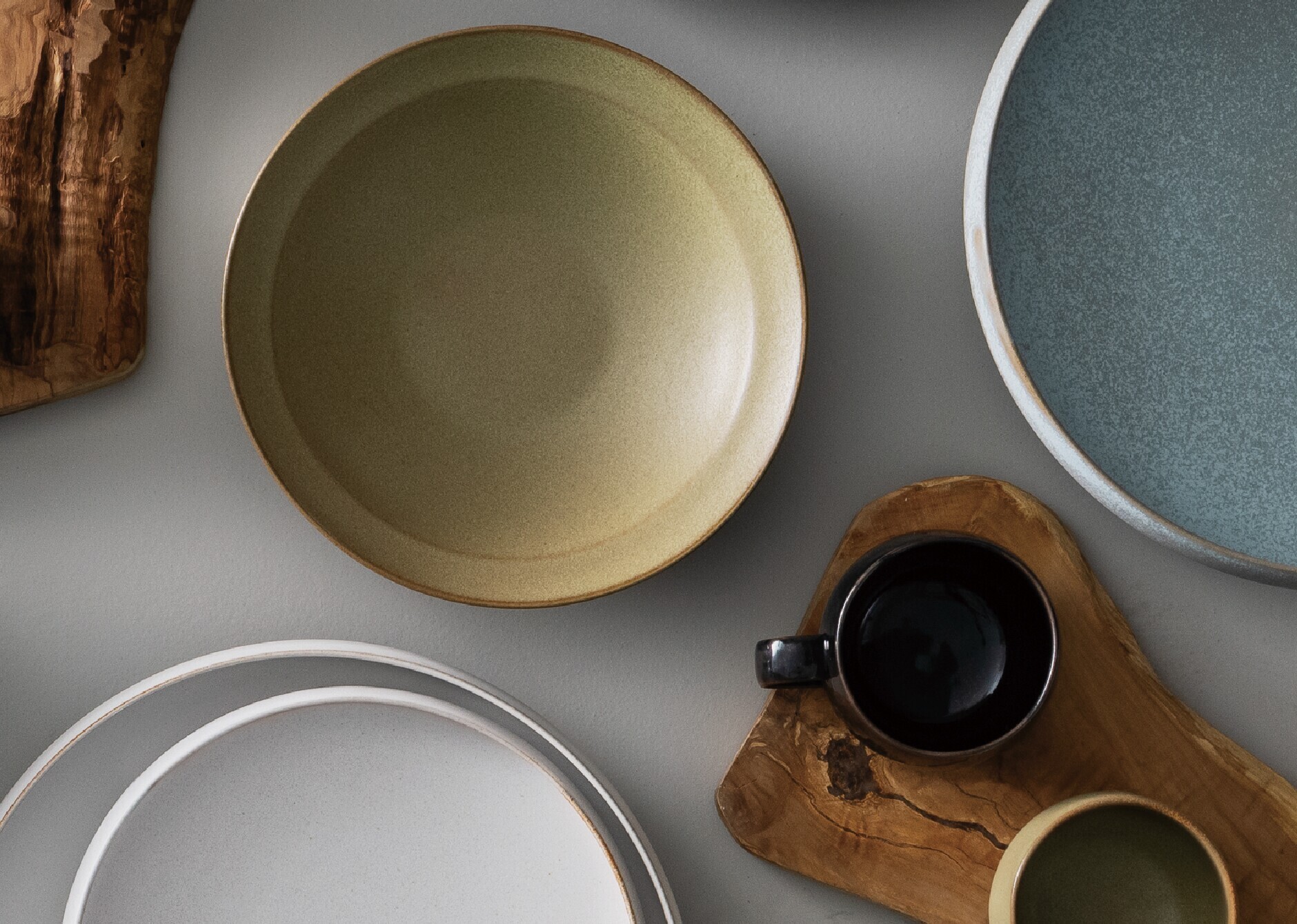 シャロウボウル リム 24cm[鶯］ | バーミキュラ公式オンラインショップ